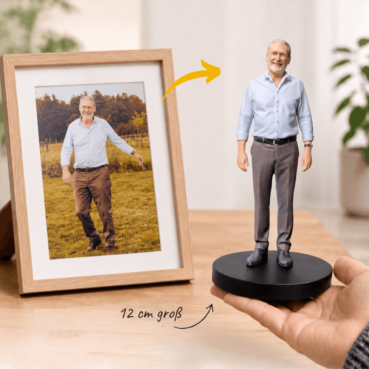 Ewig Nah 3D-Figur – 12 cm große Ganzkörper-Figur nach Foto, in der Hand gehalten